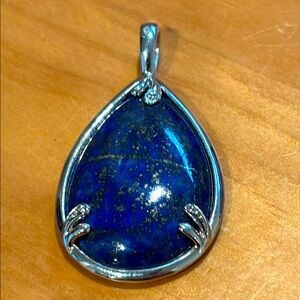 Lapis lazuli pendant in silver (925) setting. Beautiful.